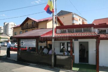 Pensionarii suceveni au acum unde juca sah, remi, table și tenis de masă, indiferent de vreme