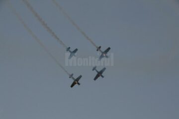Acrobații aeriene spectaculoase, adrenalină și manevre amețitoare, la spectacolul aviatic Suceava Air Show