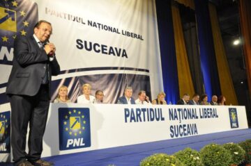 Demonstrație de forță a PNL Suceava în fața unei săli arhipline de membri și susținători