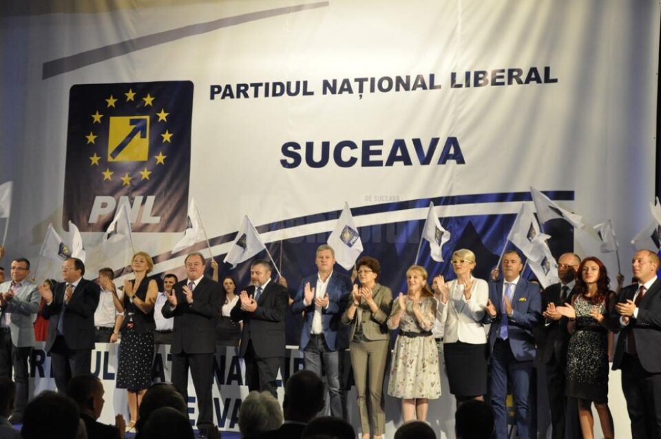Demonstrație de forță a PNL Suceava în fața unei săli arhipline de membri și susținători Demonstrație de forță a PNL Suceava în fața unei săli arhipline de membri și susținători