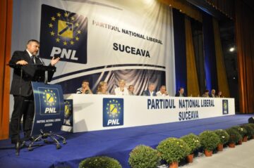 Demonstrație de forță a PNL Suceava în fața unei săli arhipline de membri și susținători