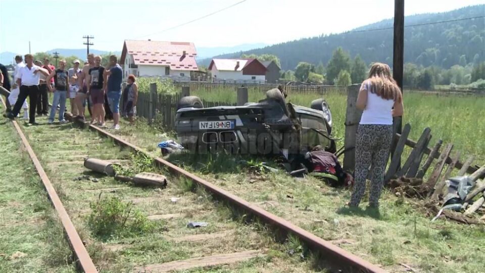 Cei trei tineri din BMW au scăpat ca prin minune doar cu leziuni ușoare