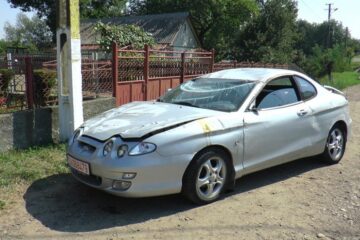 Autoturismul care s-a răsturnat la Bădeuți-Milișăuți