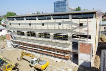 Lucrările de construire a noii săli de sport a Colegiul Național „Ștefan cel Mare” Suceava au avansat vizibil