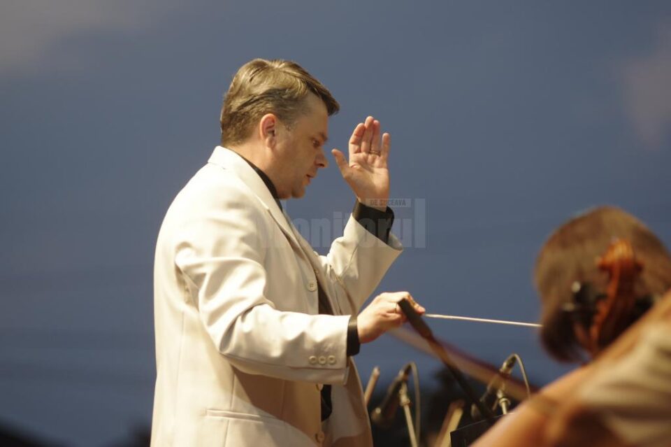 „Simfonii de toamnă” a adus muzica în sufletele a peste 5.000 de suceveni