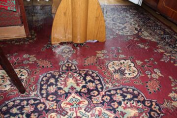 Locuințele mai multor suceveni, inundate dintr-un apartament ai cărui proprietari nu sunt acasă