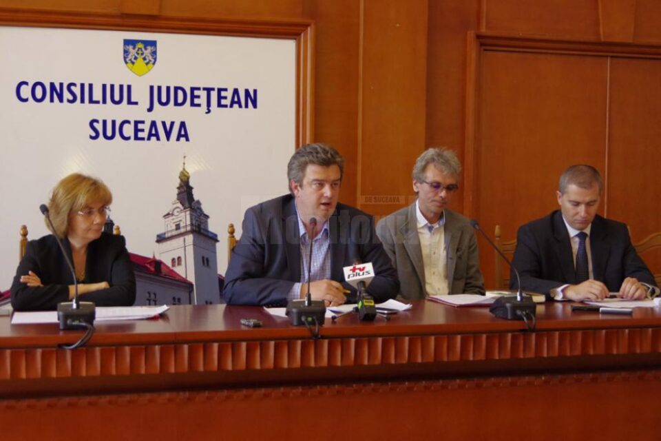 Președintele Consiliului Județean Suceava, Cătălin Nechifor, le-a spus primarilor să dea drumul la lucrări și să cheltuiască banii care le-au fost alocați Președintele Consiliului Județean Suceava, Cătălin Nechifor, le-a spus primarilor să dea drumul la lucrări și să cheltuiască banii care le-au fost alocați