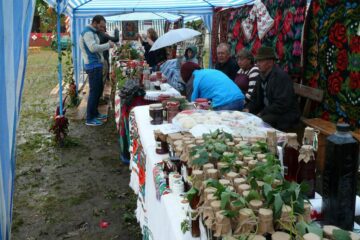 Vremea nu a ținut în acest an cu organizatorii celei de-a X-a ediții a Festivalului Fructelor de Pădure de la Coșna