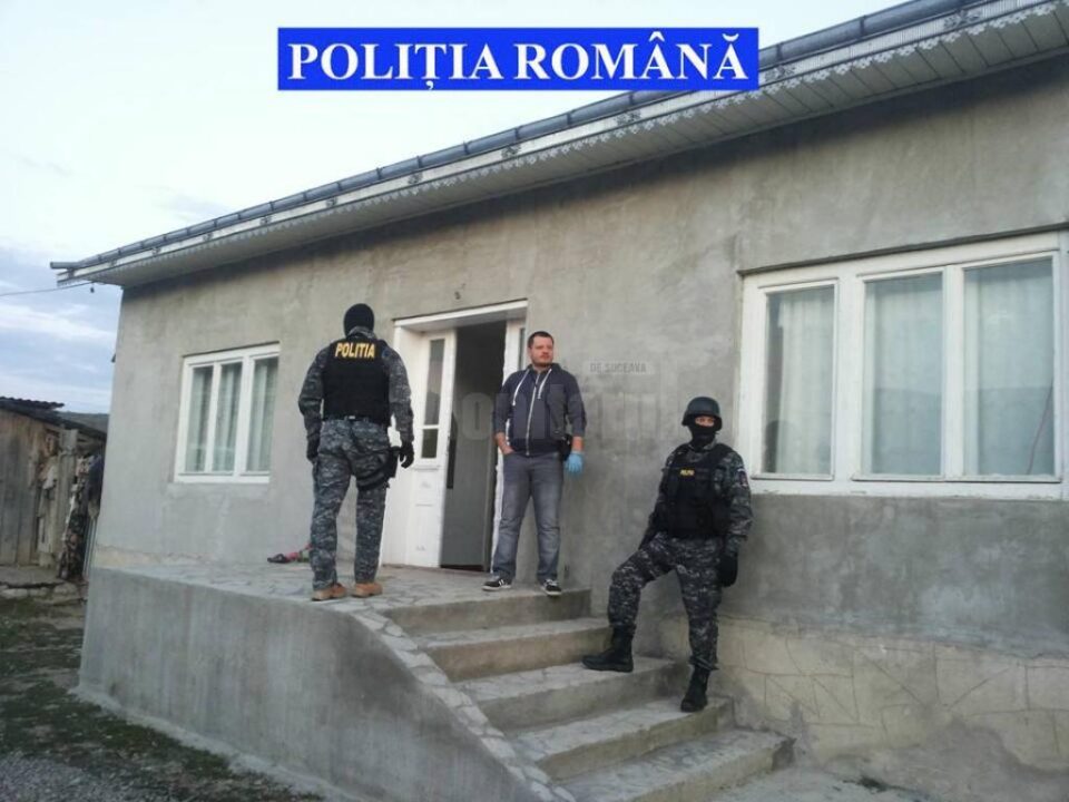 Percheziții pentru destructurarea unui grup infracțional specializat în tâlhării și furturi
