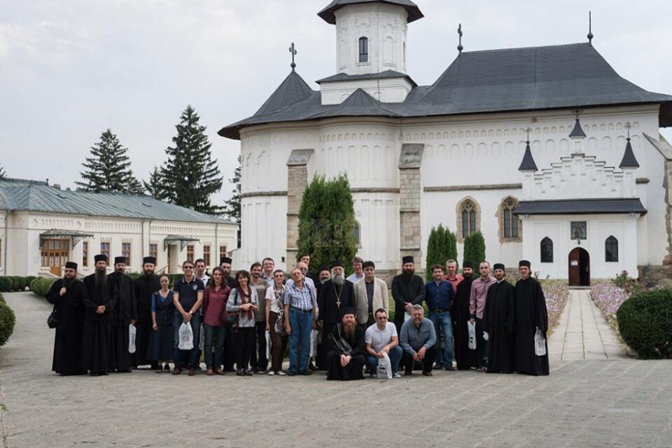 Colocviile Putnei, Mănăstirea Putna