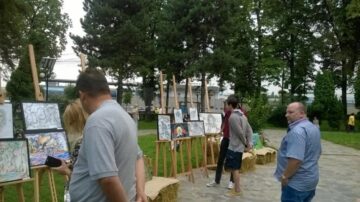 14 lucrări de grafică și pictură, expuse în Parcul Universității
