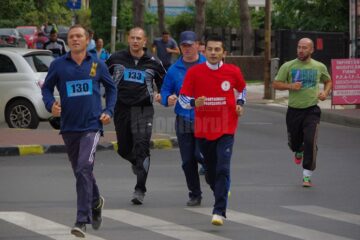 Aproape 300 de oameni ai școlii au participat la crosul „Spartachiadei profesorilor”