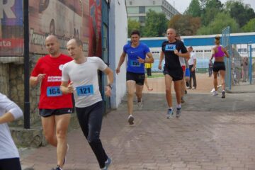 Aproape 300 de oameni ai școlii au participat la crosul „Spartachiadei profesorilor”