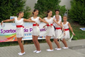 Sute de înscriși la cel mai mare eveniment sportiv pentru personalul din învățământ