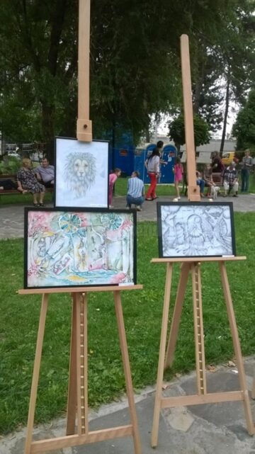 14 lucrări de grafică și pictură, expuse în Parcul Universității