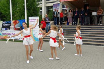 Sute de înscriși la cel mai mare eveniment sportiv pentru personalul din învățământ