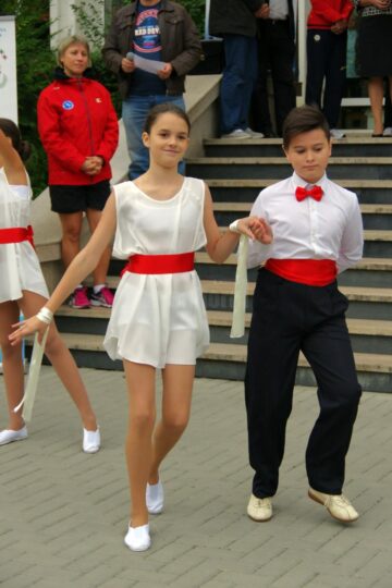Sute de înscriși la cel mai mare eveniment sportiv pentru personalul din învățământ