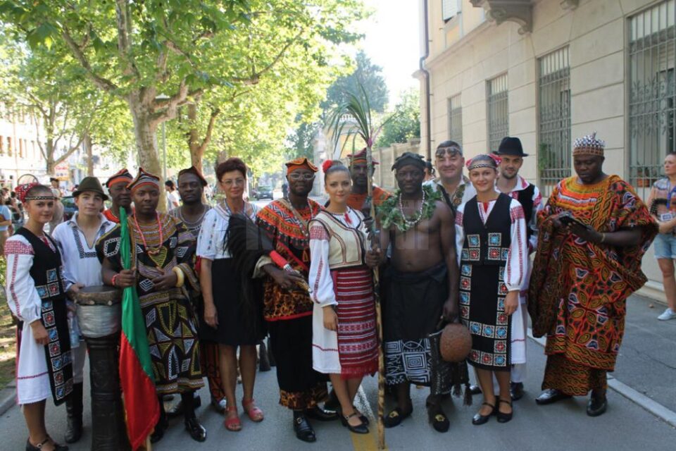 Ansamblul „Plaiurile Dornelor”, recompensat cu trofeul Festivalului Mondial de Folclor din Italia