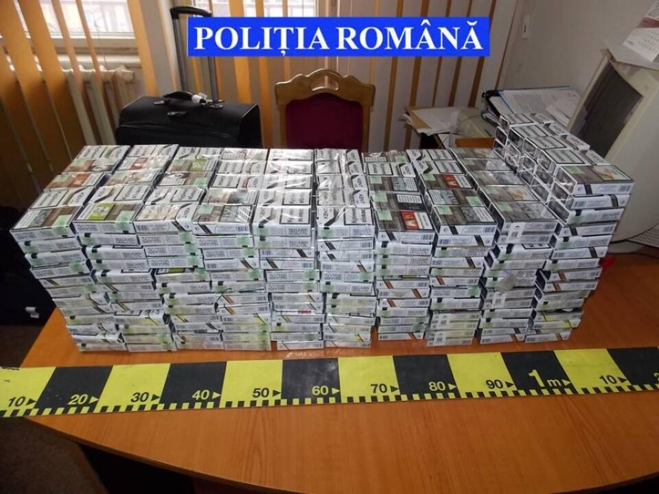 Transport de țigări de contrabandă spre Londra, cu autocarul, interceptat de polițiști