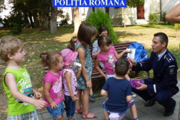 Polițiștii de prevenire au organizat acțiuni de informare și responsabilizare în parcurile publice sucevene