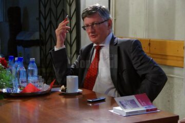„Românii în goana după happy-end”, la Dom Polski Suceava