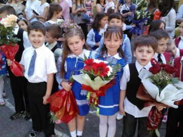Festivitățile care marchează debutul noului an școlar sunt programate între orele 8 și 13