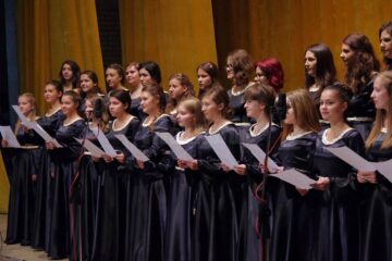 Festivitatea de deschidere a celui de-al 156-lea an școlar al Colegiului „Ștefan cel Mare” a umplut sala mare a Casei de Cultură
