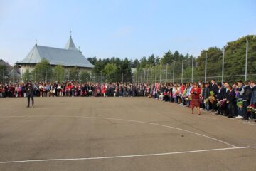 Primarul Ion Lungu a participat la deschiderea de an școlar în toate cartierele Sucevei