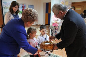 Primarul Ion Lungu a participat la deschiderea de an școlar în toate cartierele Sucevei