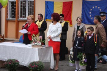 Peste 800 de elevi de la Școala Gimnazială Nr. 1 Suceava au început ieri noul an școlar