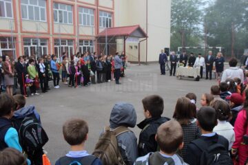 Primarul Ion Lungu a participat la deschiderea de an școlar în toate cartierele Sucevei