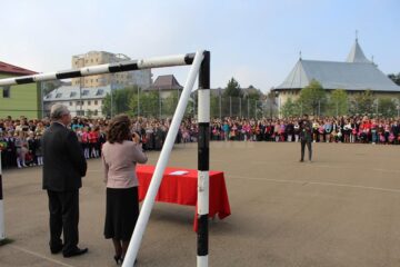 Primarul Ion Lungu a participat la deschiderea de an școlar în toate cartierele Sucevei