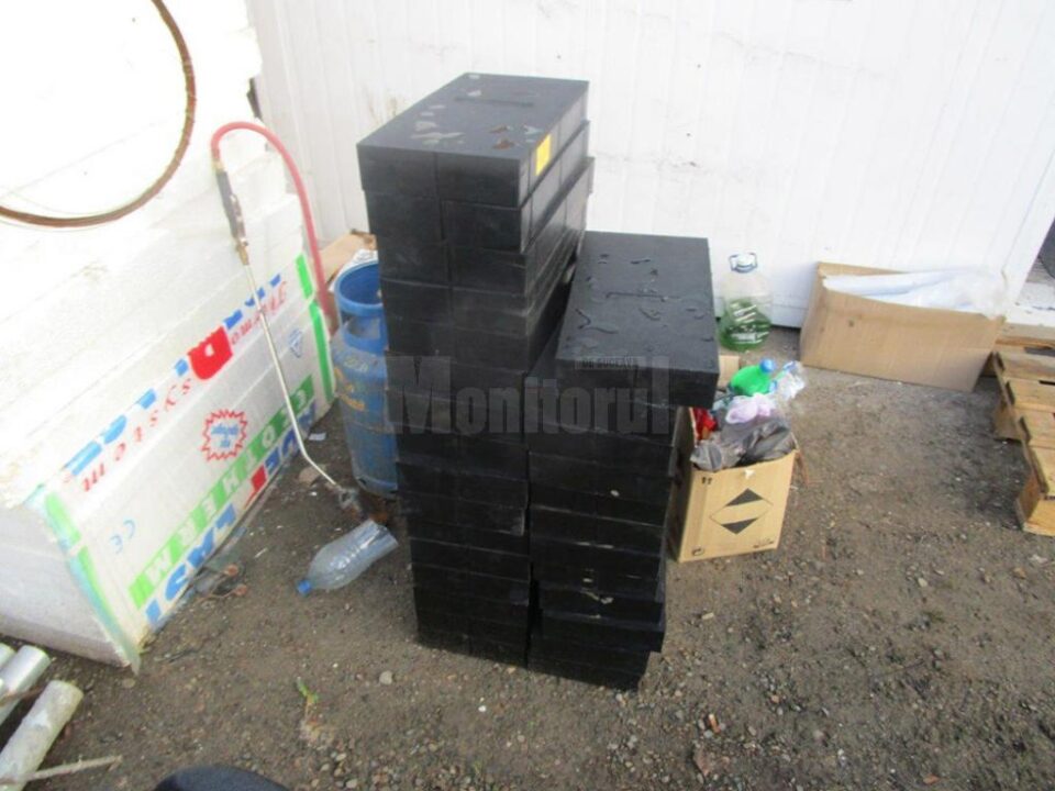 Imagine de ansamblu - aparate de reazem din neopren noi ce s-au montat în locul celor vechi după ridicarea Podului Cernăuți