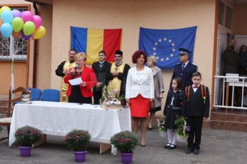 Peste 800 de elevi de la Școala Gimnazială Nr. 1 Suceava au început ieri noul an școlar