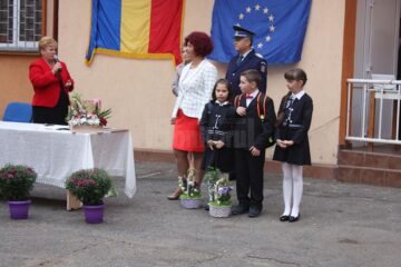 Peste 800 de elevi de la Școala Gimnazială Nr. 1 Suceava au început ieri noul an școlar