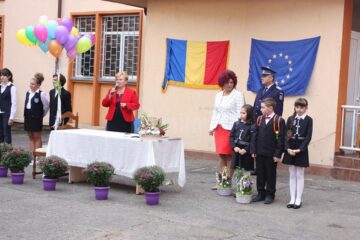 Conducerea școlii le-a urat succes elevilor în noul an