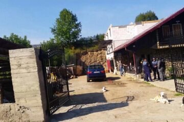 Polițiștii au efectuat în cursul zilei de luni o percheziție la locuința din Vama a lui Ciprian Țăranu