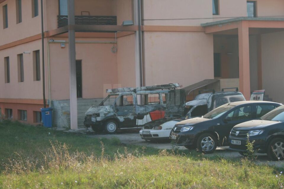 Mașinile incendiate