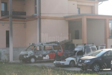 Mașinile incendiate