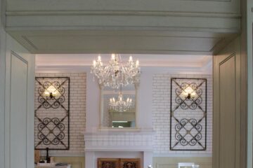 Clienții Casei Carol sunt așteptați nu doar să savureze felurile de mâncare atent selecționate și vinurile de calitate, ci și să participe la evenimentele create special pentru ei