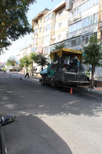 Asfaltări și refaceri de trotuare în zona centrală a Sucevei