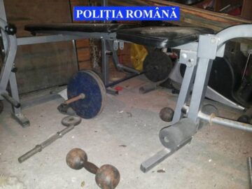 Peste 20 de polițiști au pus ieri în aplicare cinci mandate de aducere