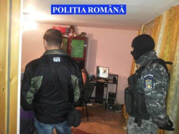 Peste 20 de polițiști au pus ieri în aplicare cinci mandate de aducere