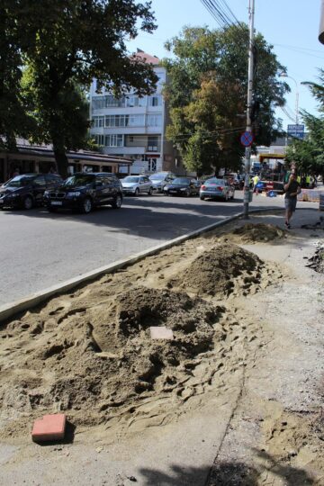 Asfaltări și refaceri de trotuare în zona centrală a Sucevei
