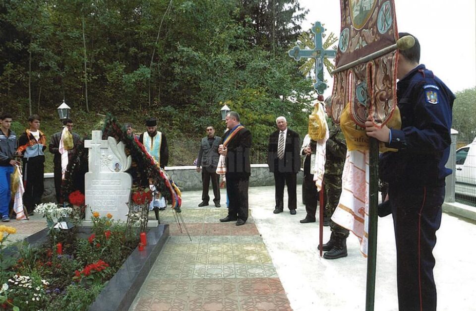 Mormântul militarului din localitatea natală nu a fost dat uitării nici după 8 ani