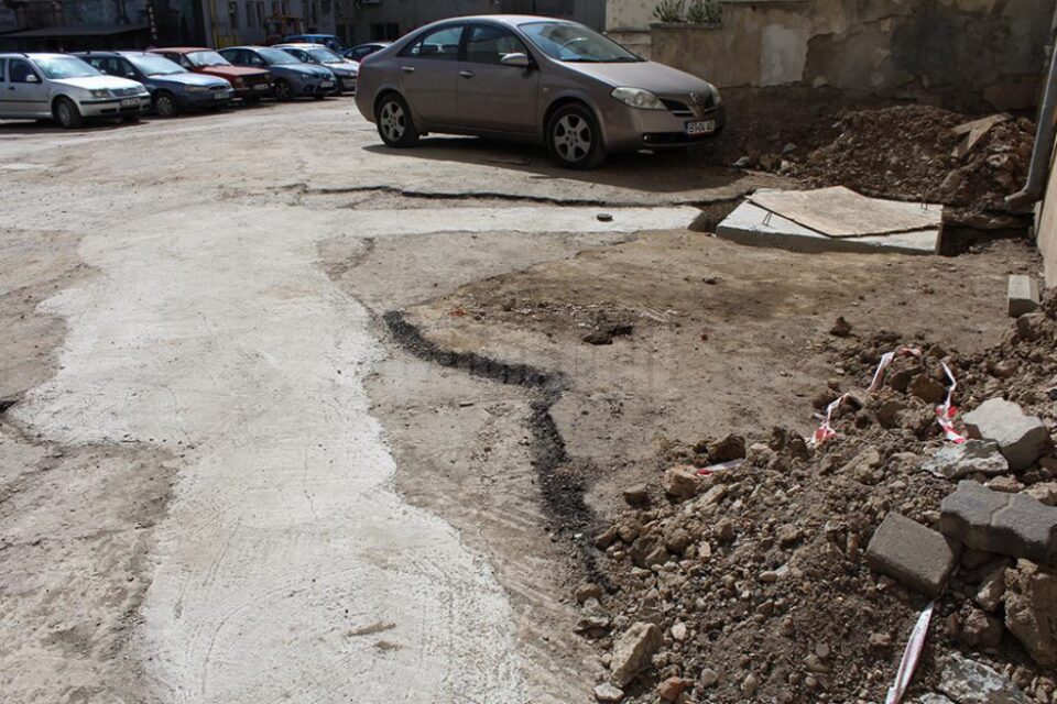 Readucerea la starea inițială, praf în ochi pentru locatarii din zonă