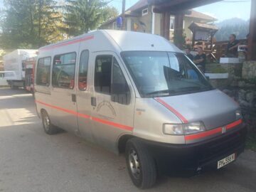 Comuna Pojorâta a primit ca donație din partea unei delegații din Germania un microbuz și echipamente de descarcerare pentru serviciul local pentru situații de urgență