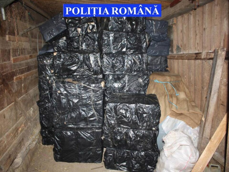 Țigări de 130.000 de euro, găsite în gospodăria unor bătrâni, un adevărat depozit pentru contrabandă