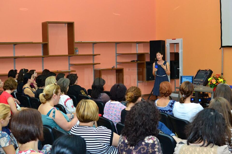 Public numeros la întâlnirea cu „SuperNanny”, de duminică, de la Iulius Mall Suceava