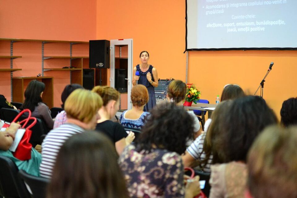 Public numeros la întâlnirea cu „SuperNanny”, ieri, la Iulius Mall Suceava
